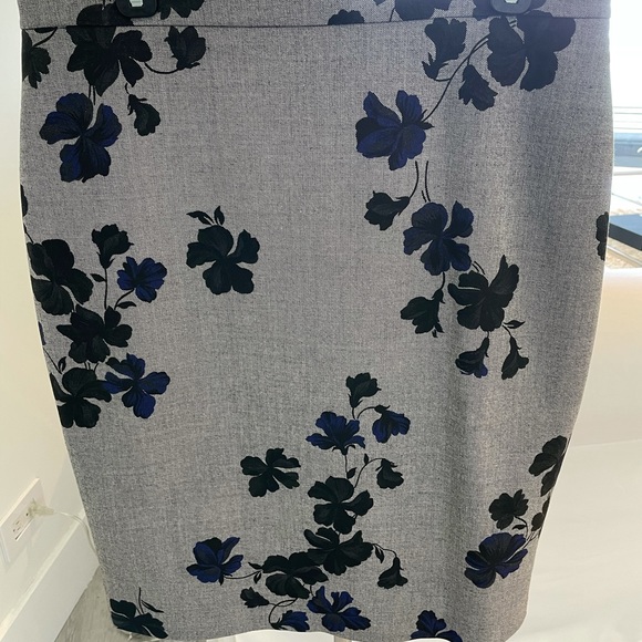 Ann Taylor Gray Skirt with Blue and Black Pattern - Picture 3 of 3